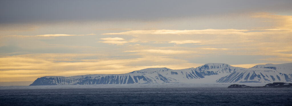 <p>Prins Karls Forland – 2018 <span style="font-size: 12px;">(80° North Latitude)</span><br />
<span style="font-size: 20px;"><strong>Svalbard Archipelago, Europe</strong></span></p>
