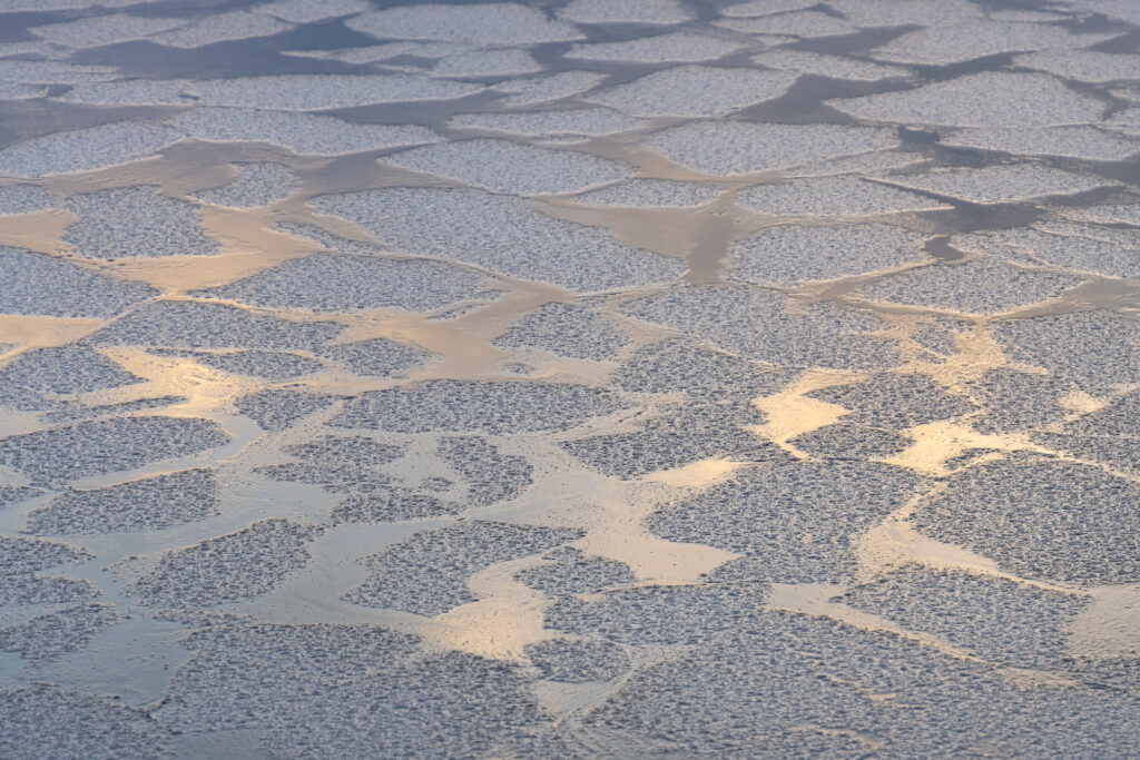 <p>Reflective sun in ice floes – 2026<br />
<span style="font-size: 20px;"><strong>Lofoten – Norway, Europe</strong></span></p>
